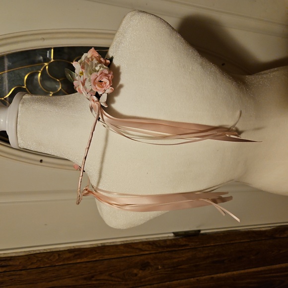 🩷 Hand Crafted Pink & White Silk Flower Crown - Picture 5 of 6